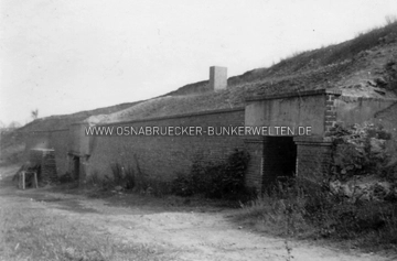 Der Luftschutzstollen Feldstraße im Jahr 1948, kurz vor der Sprengung der Zugänge. Luftschutzstollen Feldstraße