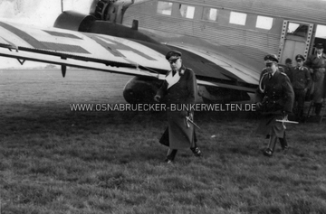 Bildunterschrift: "General Schmidt kommt zur Verleihung des ersten E.K.s", September 1939 General Schmidt in Vörden 1939