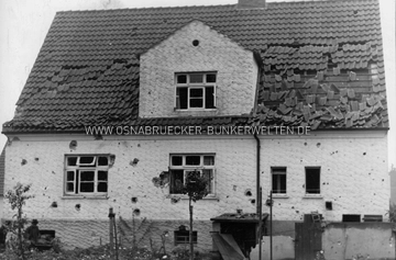 Beschädigtes Wohnhaus nach einem Luftangriff im Raum Osnabrück. Genauere Informationen liegen nicht vor. Beschädigtes Wohnhaus nach Luftangriff