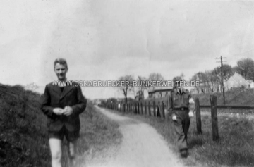 Luftwaffenhelfer bei Osnabrück. Wo genau das Foto entstand, ist noch unklar. Luftwaffenhelfer in Osnabrück