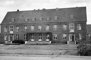 Ansichtskarte eines Kasernengebäudes auf dem Fliegerhorst in Quakenbrück. Aufnahmedatum unklar Kasernengebäude in Quakenbrück