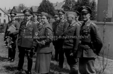 Die Fluko-Leitung Osnabrück mit geladenen Gästen. Wer die Personen auf dem Foto sind, ist bisher noch unklar. Fluko-Leitung Osnabrück