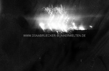 Luftangriff vom 31. März 1941 auf Osnabrück. Das Foto wurde von einem Flakturm in Halen nahe des Fliegerhorsts Achmer aus aufgenommen. Luftangriff vom 31. März 1941 auf Osnabrück