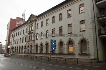 Das ehemalige Postgebäude (Telegrafenamt) an der Möserstraße in Osnabrück. Im Keller des Hauses wurde bereits 1939 mit dem Ausbau von Luftschutzräumen begonnen. Telegrafenamt Postgebäude Möserstraße Osnabrück
