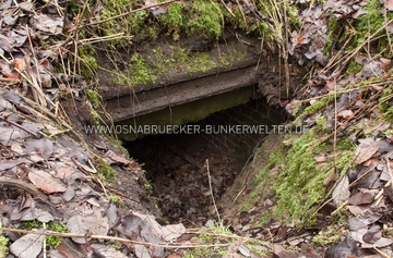 Der westliche Eingang zum Deckungsgraben. Die Eingangsbauwerke wurden offenbar nach dem Krieg abgerissen. Deckungsgraben Lager Hüggel II
