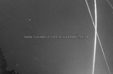 Abschuss eines britischen Bombers über Osnabrück. Auf der Rückseite wurde notiert: "Osnabrück, den 18.9.1940. Der breite Strich ist das Flugzeug" Abschuss Bomber Osnabrück 1940