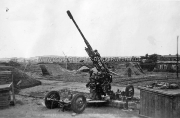 Ein russisches Beutegeschütz vom Kaliber 85mm auf dem Kalkhügel in Osnabrück. Flak Kalkhügel Osnabrück