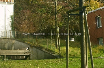 Standort des einstigen Bunkereingangs des Luftschutzstollens am ehemaligen Kinderheim Schölerberg. Die Bunkeranlage wurde nach dem Krieg verfüllt. Standort Bunkereingang Luftschutzstollen Kinderheim Schölerberg